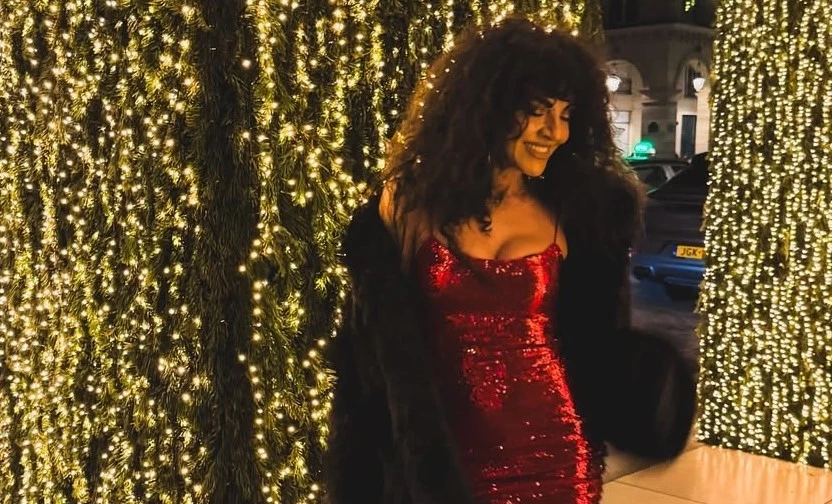 Η Μαρία Σολωμού στις δύο απόλυτες glam εμφανίσεις στο γιορτινό Παρίσι