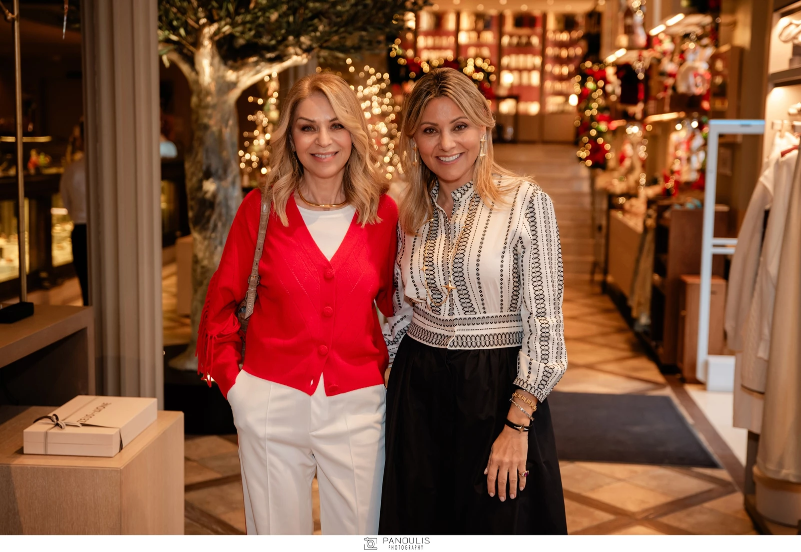 Έλλη Στάη | Με casual chic εμφάνιση σε γιορτινό event στο κέντρο της Αθήνας