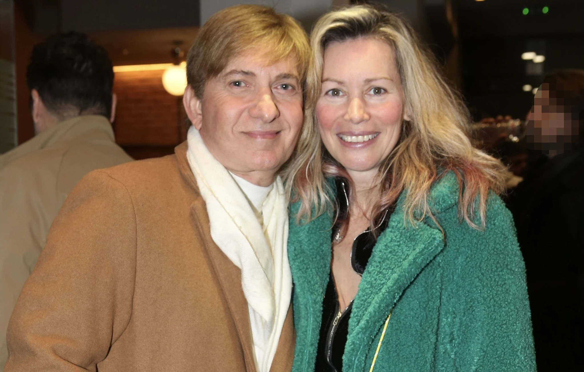 Όπως δεν την έχουμε ξαναδεί | Η ανατρεπτική εμφάνιση της Άριελ Κωνσταντινίδη σε θεατρική πρεμιέρα