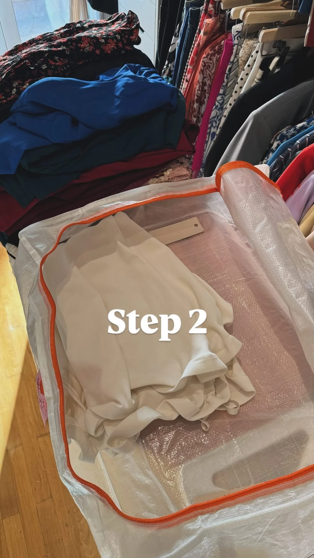 Η Τζένη Μελιτά οργανώνει τη ντουλάπα της