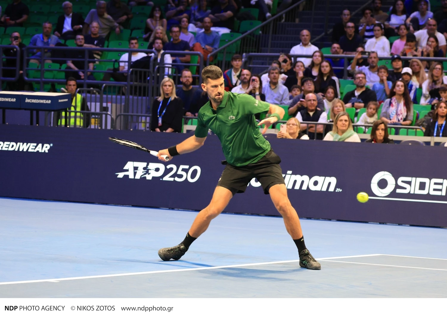 Στέφανος Τσιτσιπάς | Ποια είναι η άγνωστη αδελφή του, που βρέθηκε μαζί του στο γήπεδο