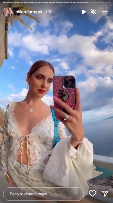 Η Chiara Ferragni στην Ύδρα | Δημιούργησε το ιδανικό outfit για βόλτα στο νησί