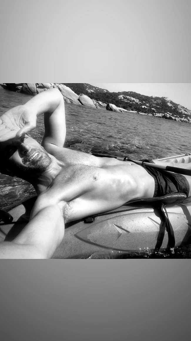 Irina Shayk| Κάνει βουτιές με τον πρώην της, Bradley Cooper ενώ ζει τον έρωτά της με τον Tom Brady