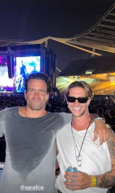 Guns N' Roses | Οι celebrities που βρέθηκαν στην πιο πολυαναμενόμενη συναυλία του καλοκαιριού