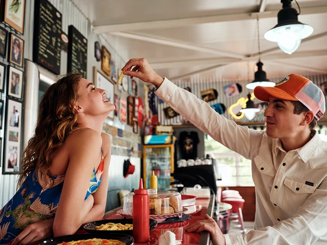 Superdry Spring Summer ’22 | Η καμπάνια της νέας συλλογής του brand με πρωταγωνιστή τον Good Job Nicky