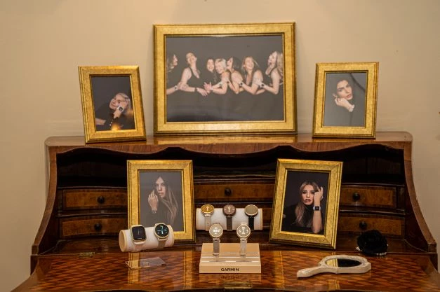Στιγμιότυπο εκδήλωσης από το boudoir με γυναικεία ρολόγια Garmin