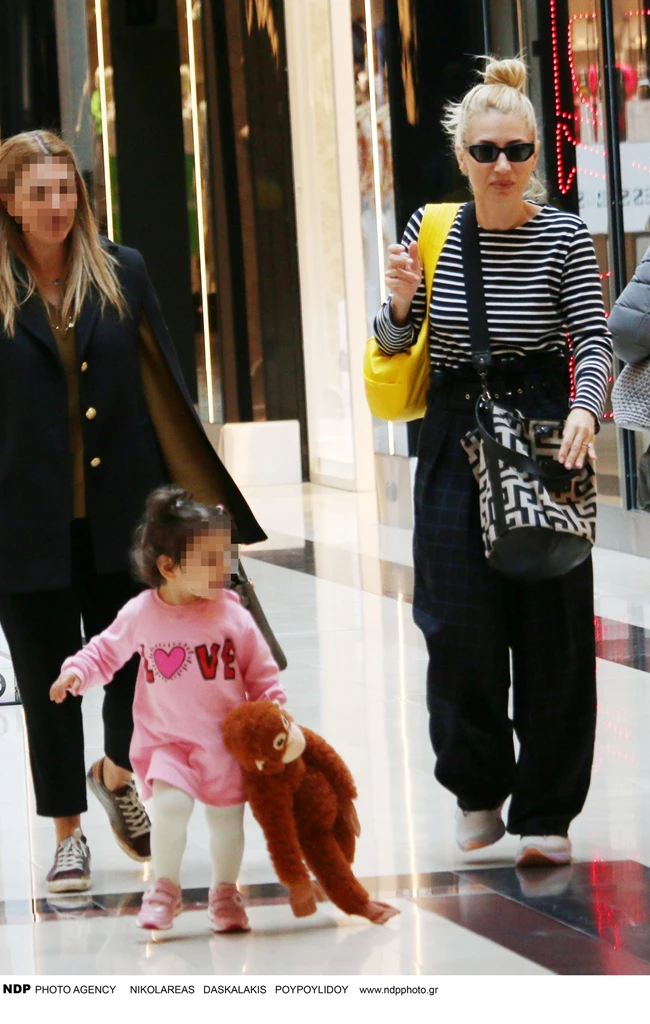 Η Μαρία Ηλιάκη και η κόρη της είναι οι καλύτερες φίλες | Απολαμβάνουν μαζί βόλτες και shopping