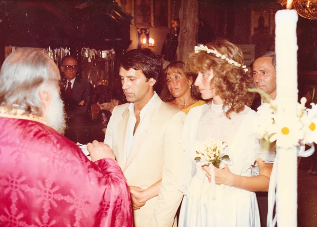 H μοναδική φωτογραφία από το γάμο του Γιώργου και της Άννας Νταλάρα