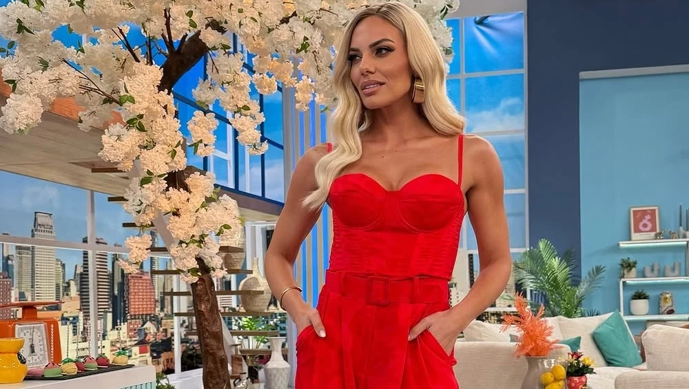 Η Ιωάννα Μαλέσκου με τα ψηλοτάκουνα πέδιλα της Tsakiris Mallas που θα βάλεις σε όλα τα events του καλοκαιριού