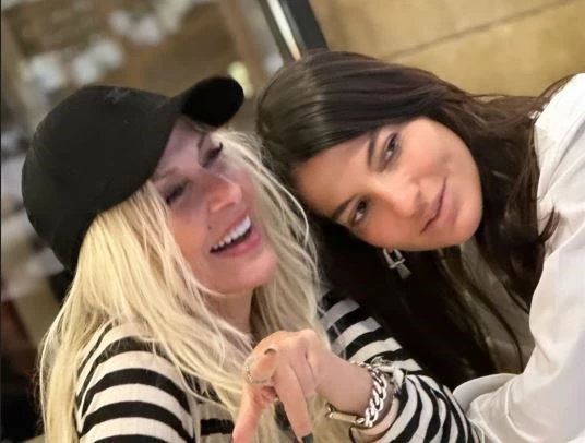 Άννα Βίσση & Δήμητρα Κούστα στη Νέα Υόρκη | Βραδινή έξοδος σε γνωστό γαλλικό εστιατόριο