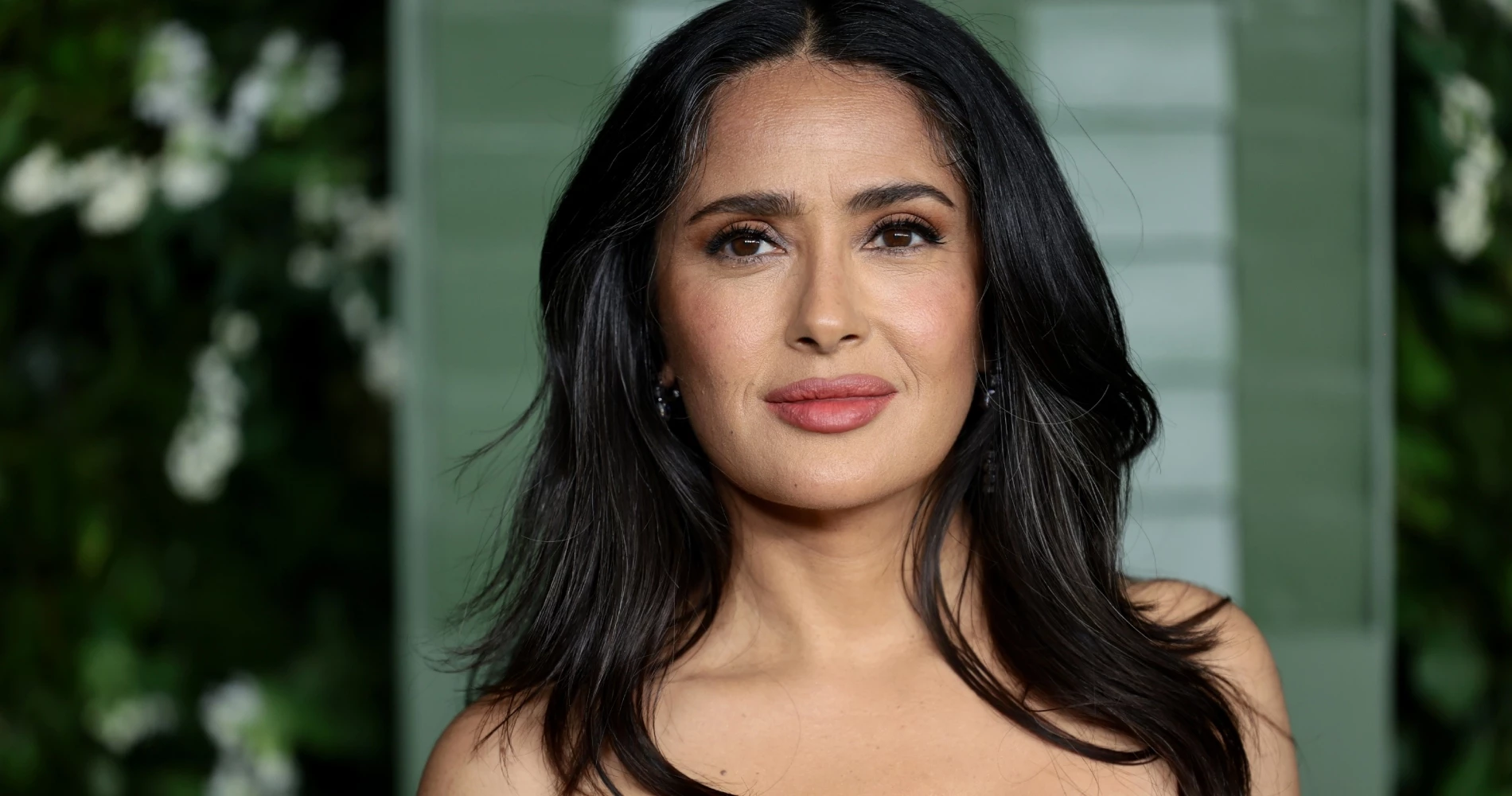 6 πολύ οικονομικά πουδρένια bronzers που λατρεύουν οι makeup experts