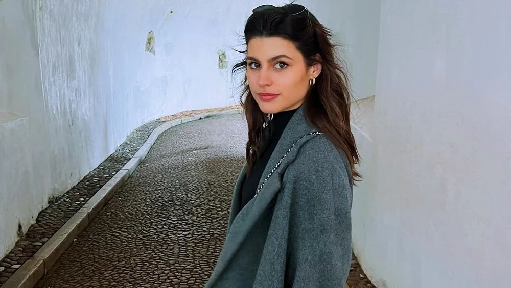 Festive Manicure | Η κλασική επιλογή της Δανάης Παππά είναι ο ορισμός της κομψότητας