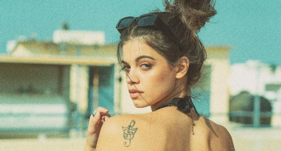 Τζένη Καζάκου | 