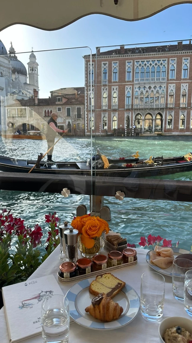 Κωνσταντίνα Σπυροπούλου | Το ρομαντικό γεύμα στη Βενετία με τον σύζυγό της, Βασίλη Σταθοκωστόπουλου