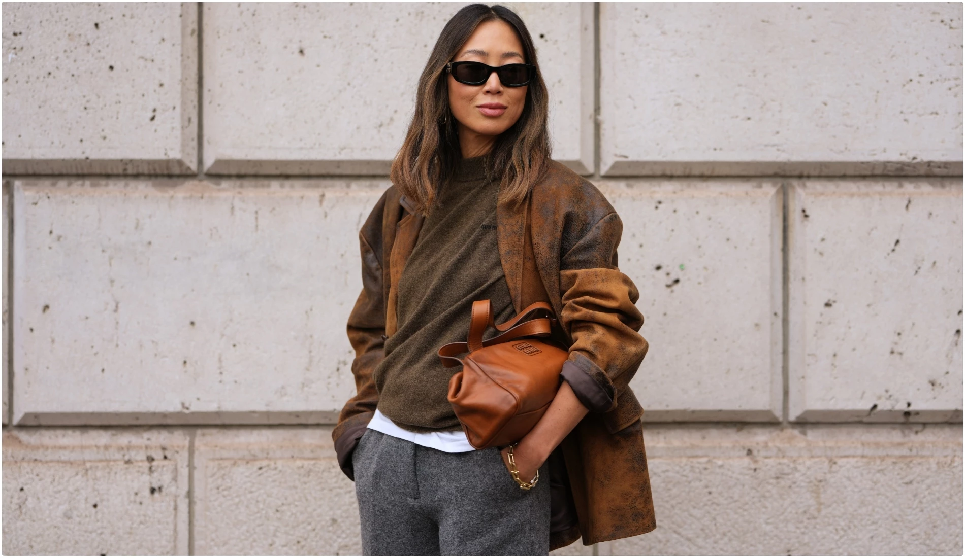 Το καφέ είναι το χρώμα της χρονιάς | Όλοι οι τρόποι για να το φορέσεις κομψά