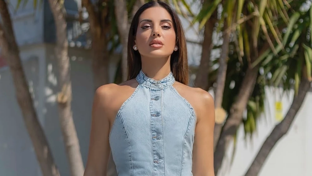 Γιάννης - Εφραίμ Σοφός | Στην αγκαλιά της μαμάς του με υπέροχο καλοκαιρινό outfit