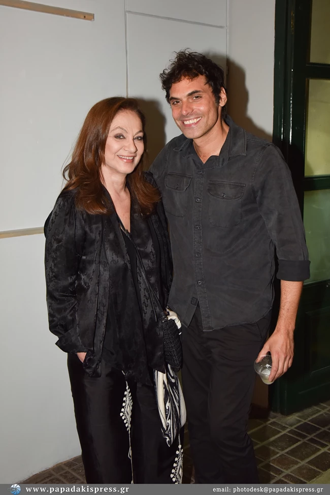 Φιλαρέτη Κομνηνού | Η chic εμφάνιση με τον γιο της - Τον στηρίζει σε κάθε βήμα του