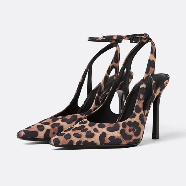 Παπούτσια με τακούνι και λεοπάρ σχέδιο