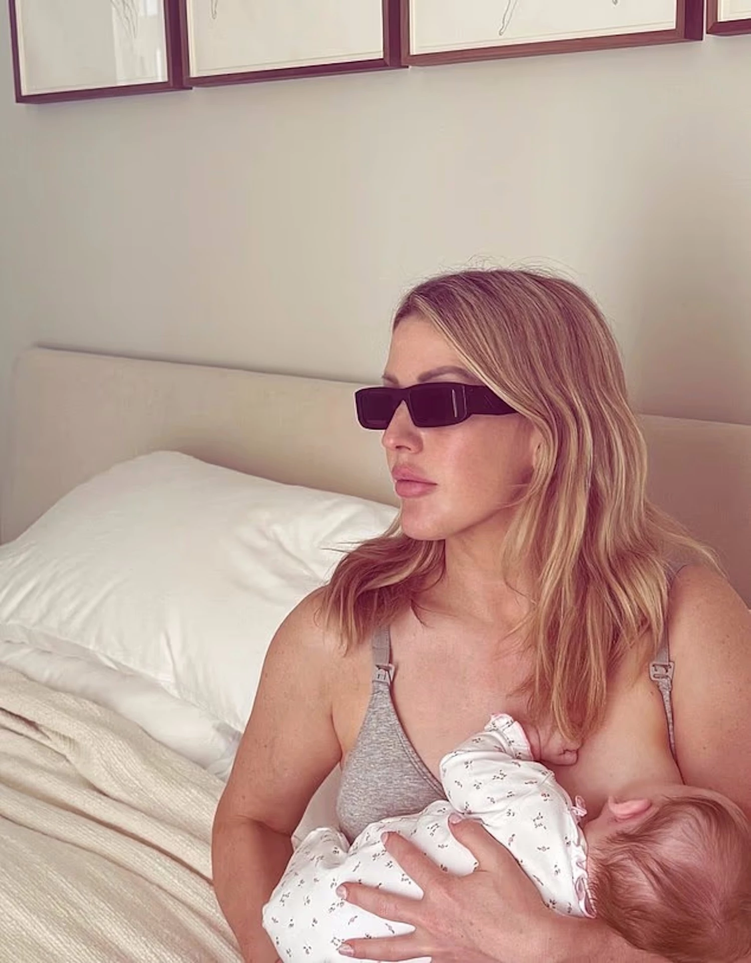 Ellie Goulding | Θηλάζει τη νεογέννητη κόρη της και γίνεται viral