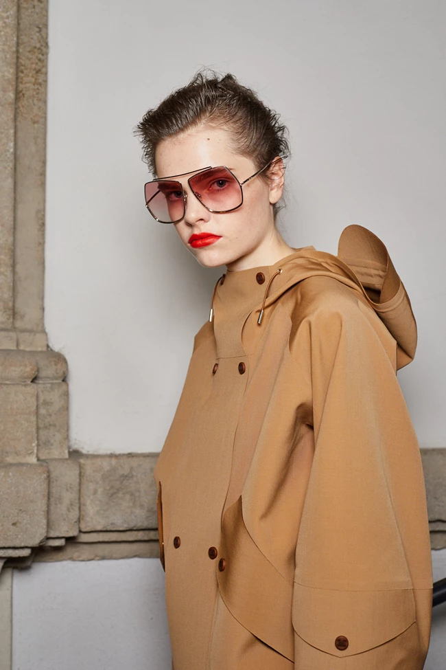 Σου βρήκαμε τα πιο cool γυαλιά ηλίου της σεζόν