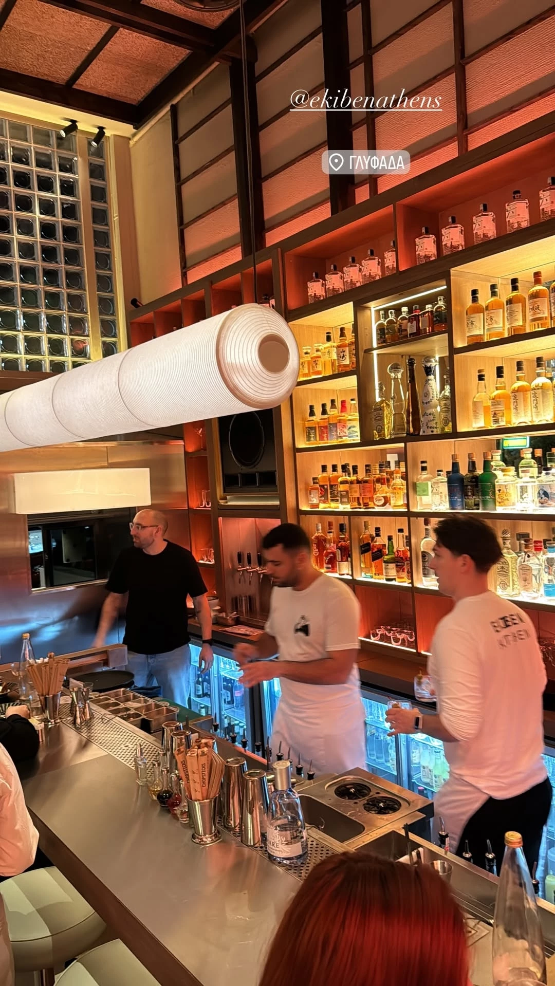 Η Φλορίντα Πετρουτσέλι σε ιαπωνικό εστιατόριο