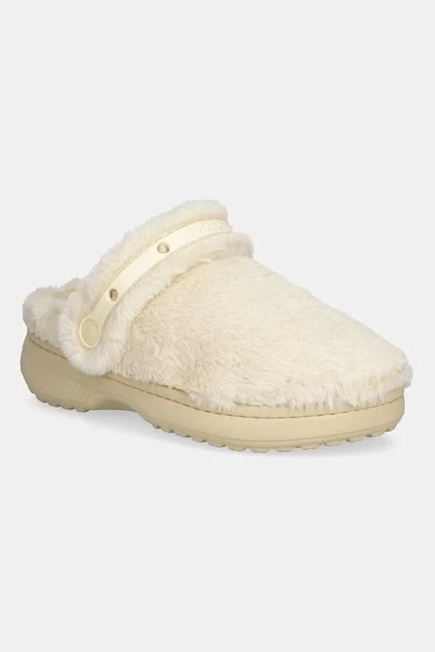 μπεζ παντόφλες crocs
