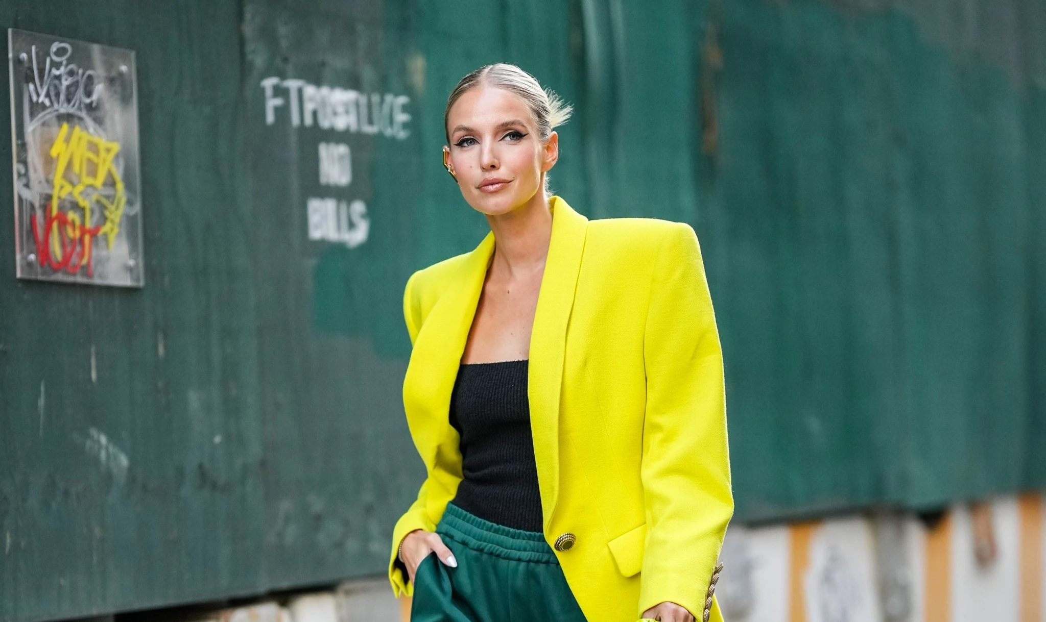 Two Tones Nails | Η διχρωμία που θα φορεθεί πολύ στα φθινοπωρινά μανικιούρ