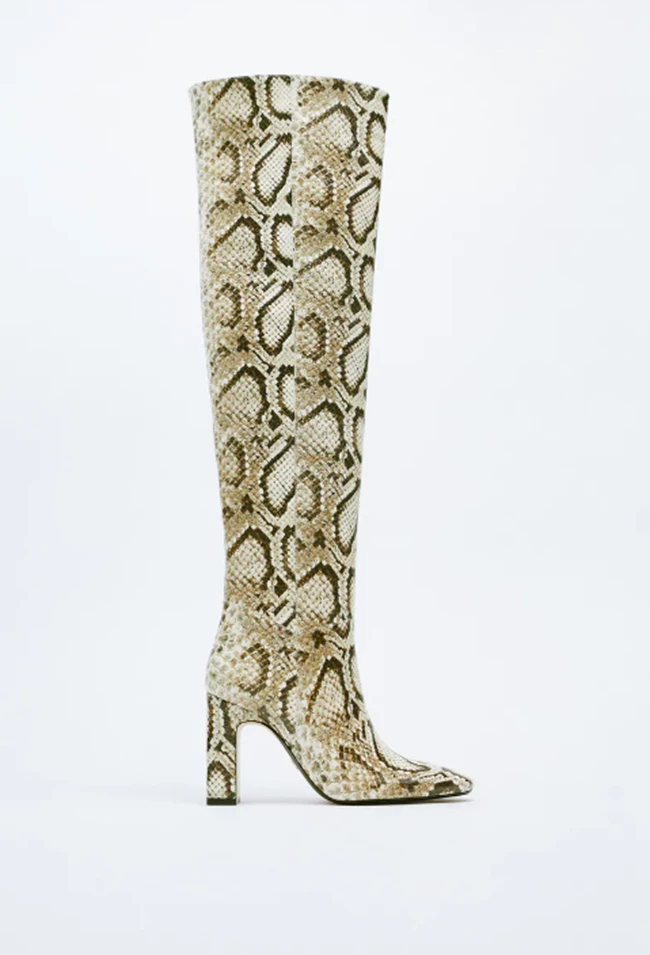 Δερμάτινη μπότα με τακούνι και animal print Zara