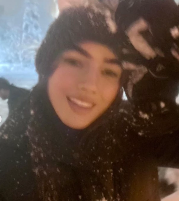 Λυδία Ευαγγελάτου | Η 17χρονη πανύψηλη κόρη των Στεφανίδου - Ευαγγελάτου ποζάρει στα χιόνια (εικόνες, βίντεο)
