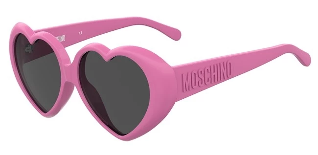 Η SS22 συλλογή γυαλιών ηλίου του οίκου Moschino θα κάνει κάθε εμφάνισή σου statement
