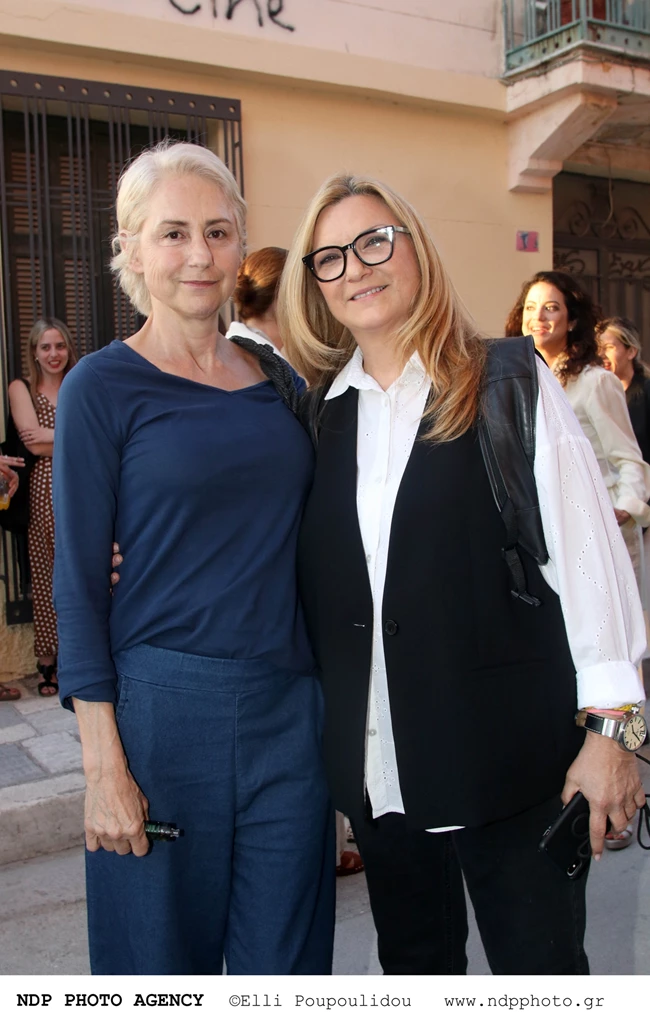 Ελπίδα Νίνου | Χαμογελαστή στην πρώτη δημόσια εμφάνισή της λίγο πριν το Εφετείο