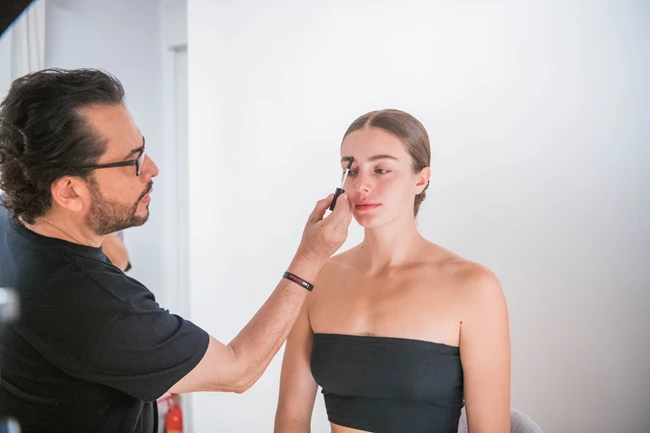 Γιάννης Μιχαηλίδης | Ο αγαπημένος make-up artist της showbiz κυκλοφόρησε τη δική του σειρά με καλλυντικά
