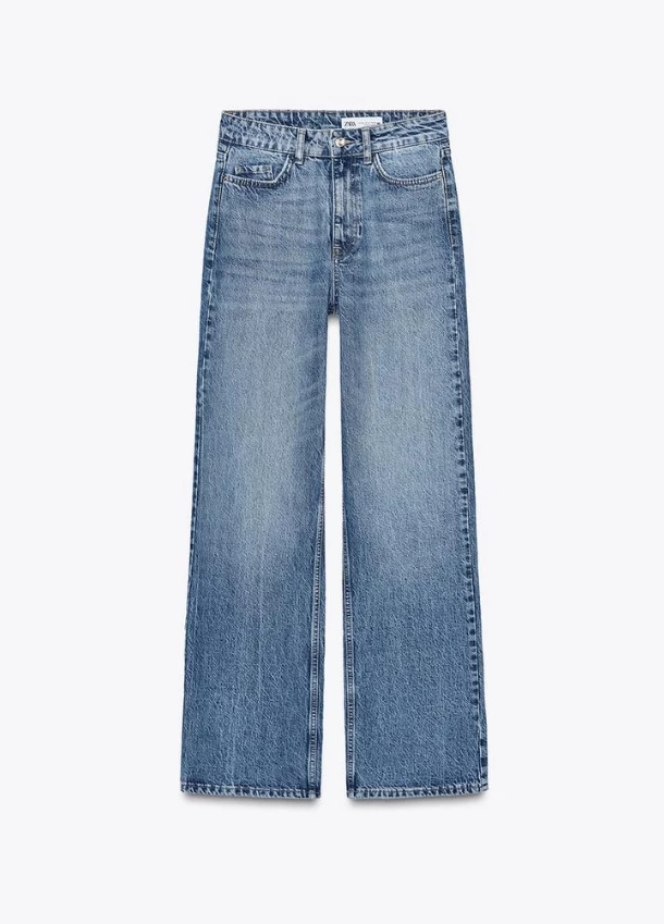 Η Αμαλία Κωστοπούλου φόρεσε το item που αγοράζουμε και εμείς συνεχώς από τη Zara