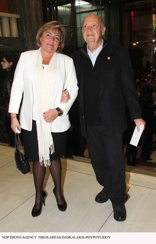 Λουκίλα Καρρέρ | Όλα όσα χρειάζεται να γνωρίζεις για τη σύζυγο του Μίμη Πλέσσα