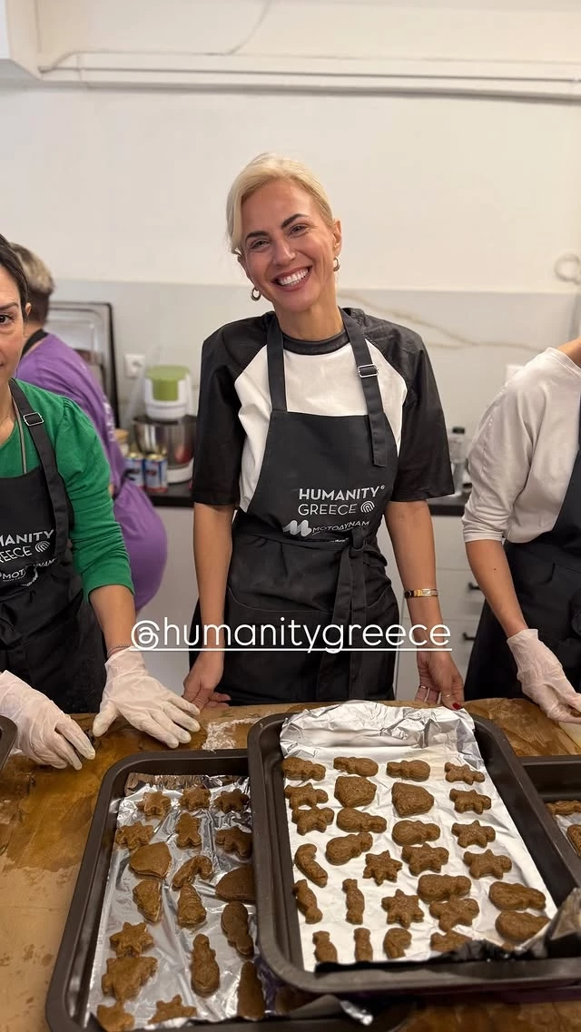 Η Χριστίνα Κοντοβά σε κοινωνική κουζίνα