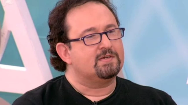 O Γιάννης Παπαμιχαήλ παίρνει θέση για όσα συμβαίνουν στον χώρο του θεάτρου, οι κόντρες στο Survivor και όλα τα νέα