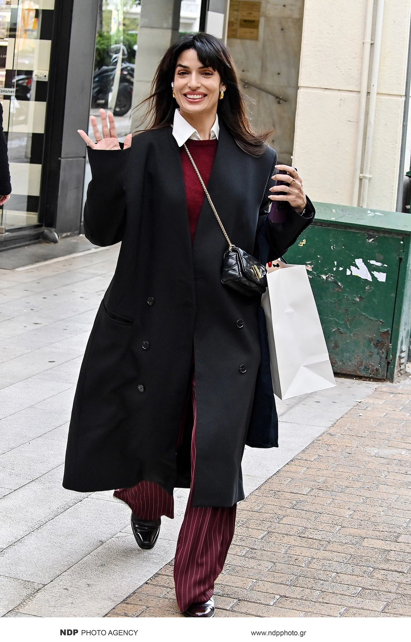 Η Τόνια Σωτηροπούλου για ψώνια στο κέντρο