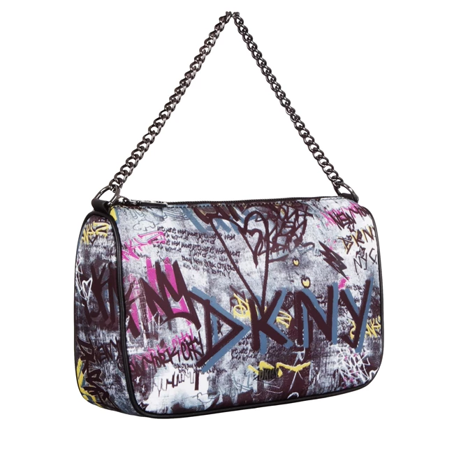 Η Ευγενία Σαμαρά με το cross body τσαντάκι που μπορεί να αναβαθμίσει κάθε summer look σου