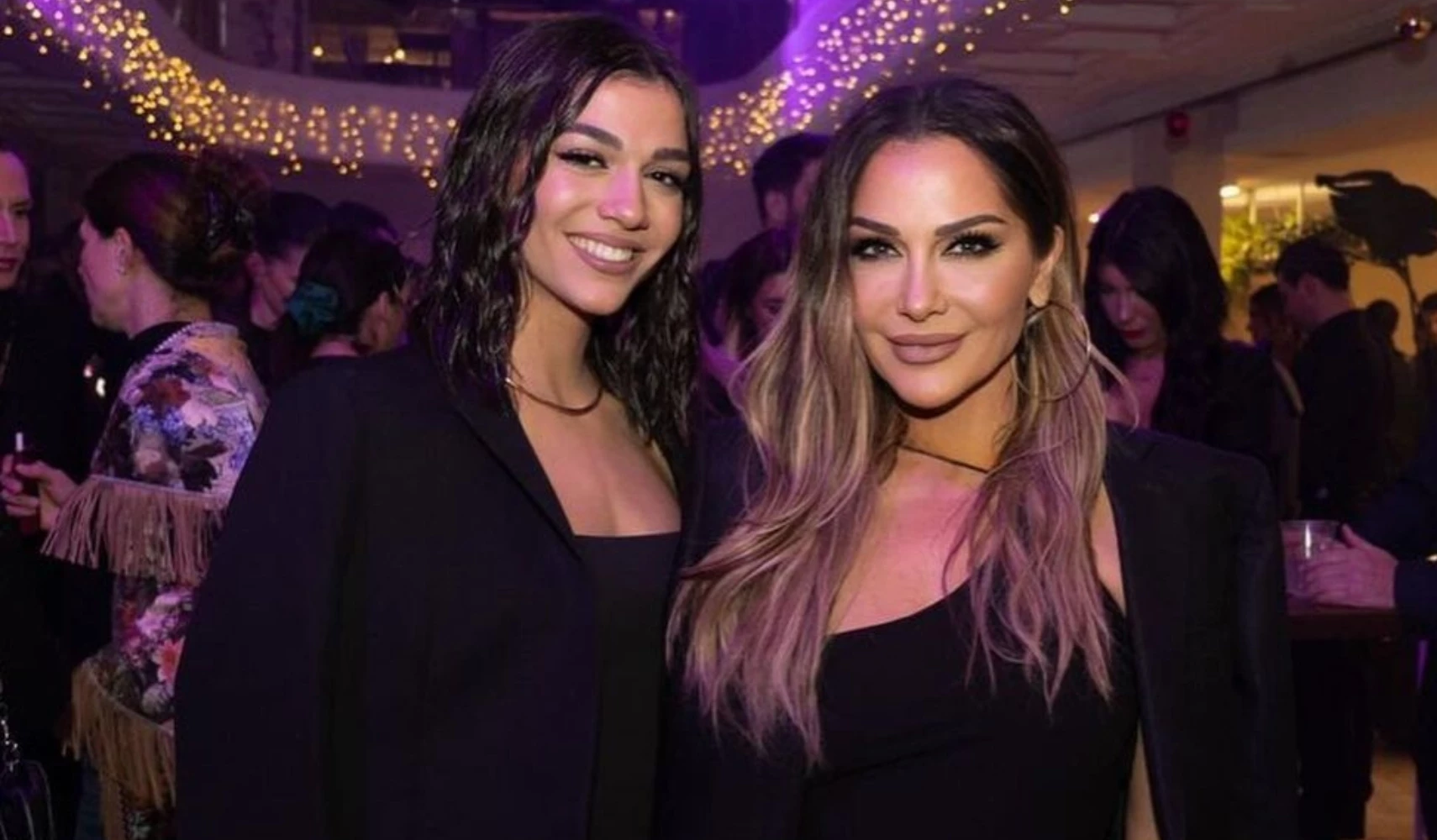 Δέσποινα Βανδή - Μελίνα Νικολαΐδη | Μαμά και κόρη μαζί στο θέατρο