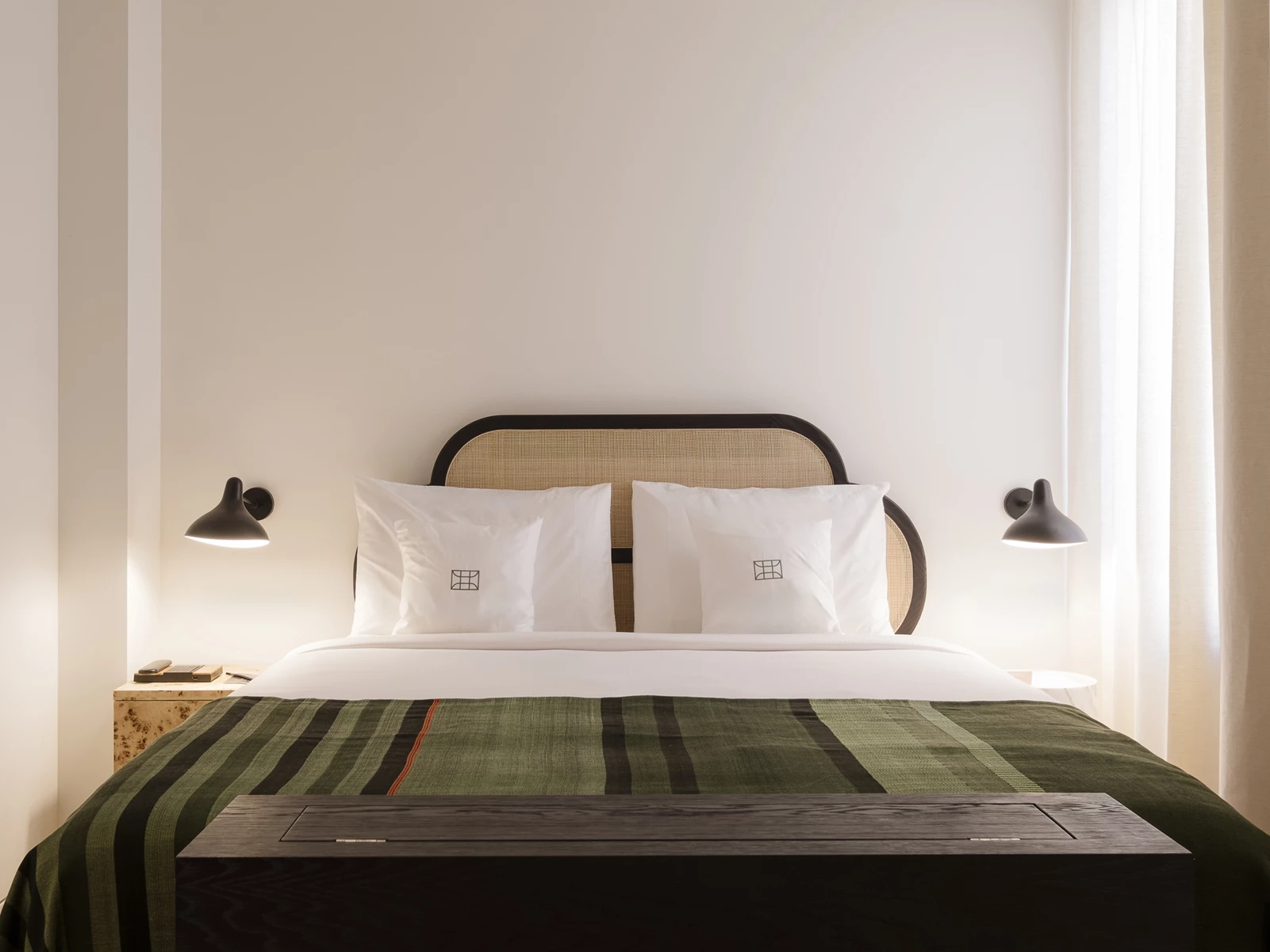 ATHENS CAPITAL SUITES