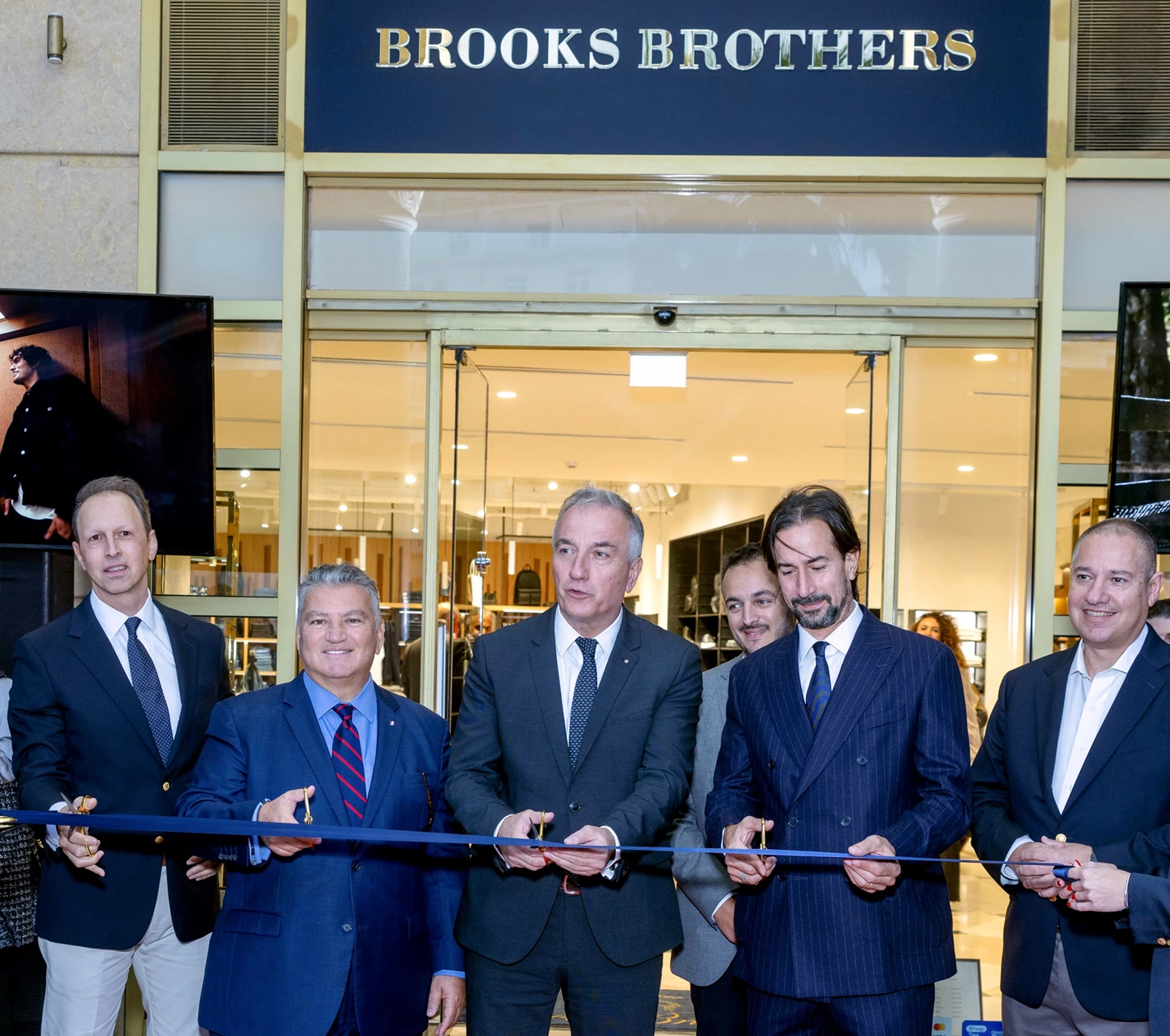 Νέα καταστήματα BROOKS BROTHERS και REPLAY στη Θεσσαλονίκη