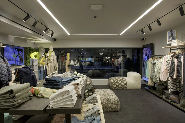 Το νέο flagship store της Camel Active άνοιξε τις πόρτες του στην Γλυφάδα