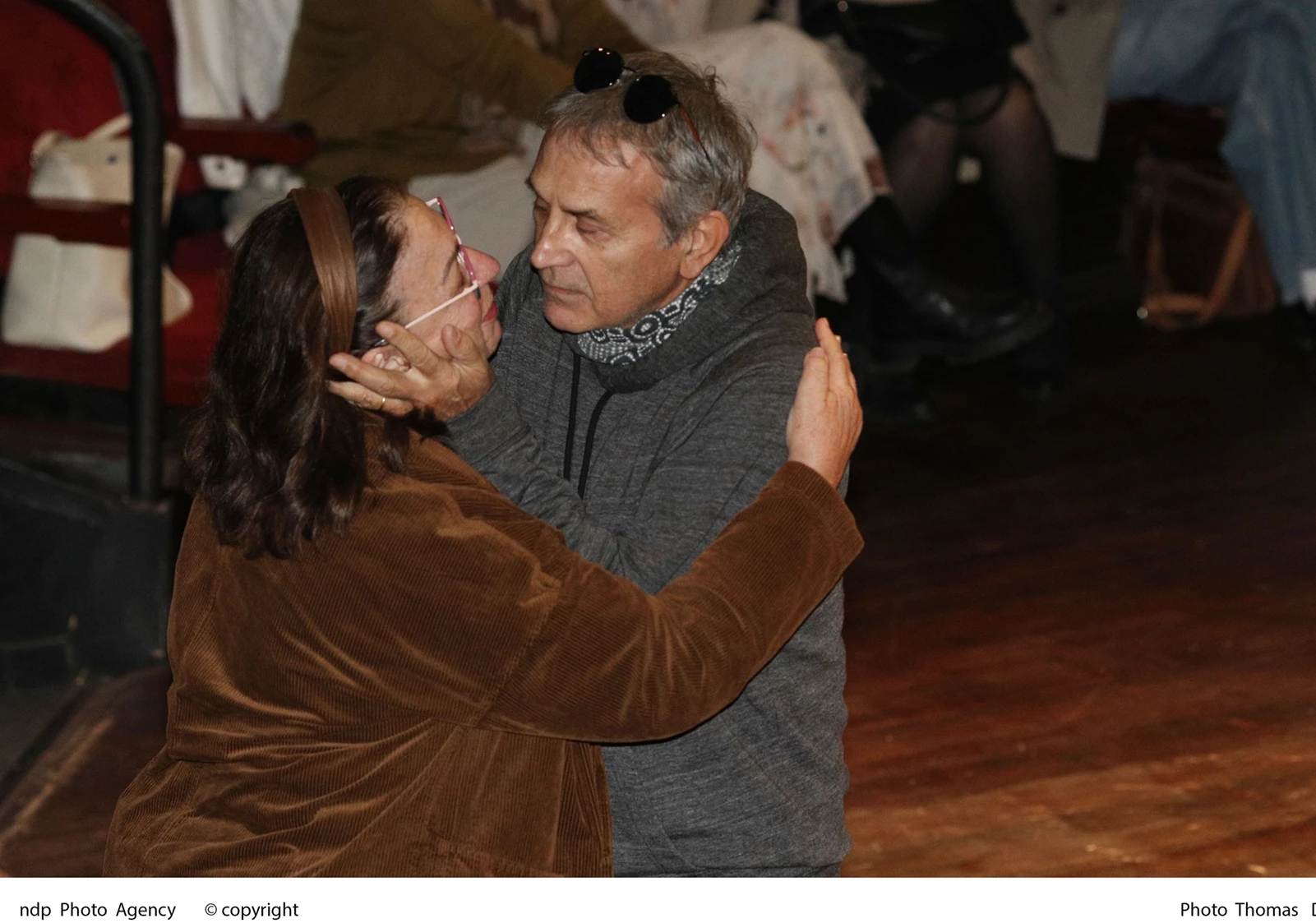 Γιώργος Νταλάρας & Χάρις Αλεξίου | Η μοναδική σχέση τους αποτυπώνεται σε ένα σπάνιο κλικ