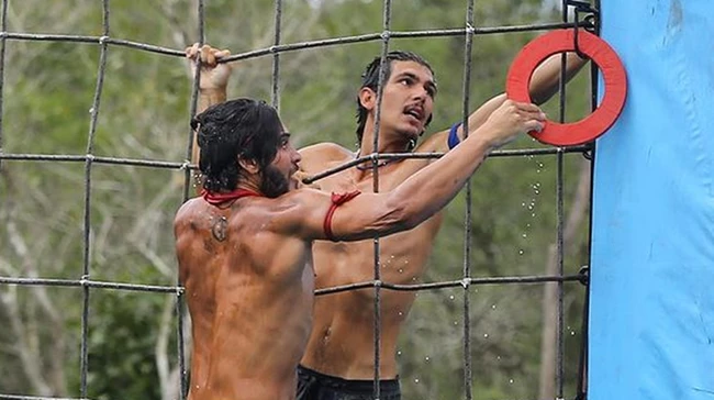 H ομάδα που κέρδισε το έπαθλο ασυλίας στο Survivor, oι Κόκκινοι κατηγορούν τους Μπλε ότι κέρδισαν με πλάγιο τρόπο και όλα τα νέα