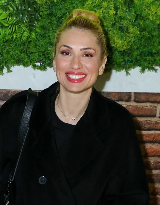 Η Μαρία Ηλιάκη υιοθέτησε το hot-right-now χτένισμα που χαρίζει εφέ lifting στο πρόσωπο