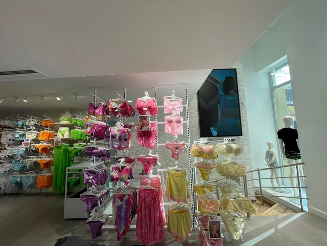 Tezenis | Το νέο κατάστημα στην Καλαμάτα σε περιμένει να το εξερευνήσεις