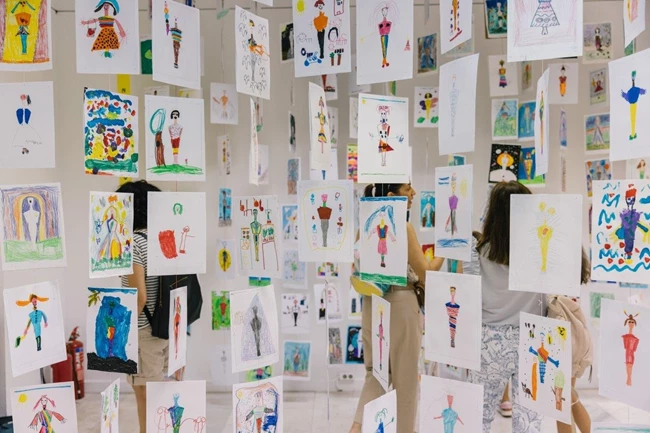 To 1ο Cycladic Kids Festival άνοιξε τις πόρτες του και υποδέχτηκε τους καλλιτέχνες του αύριο