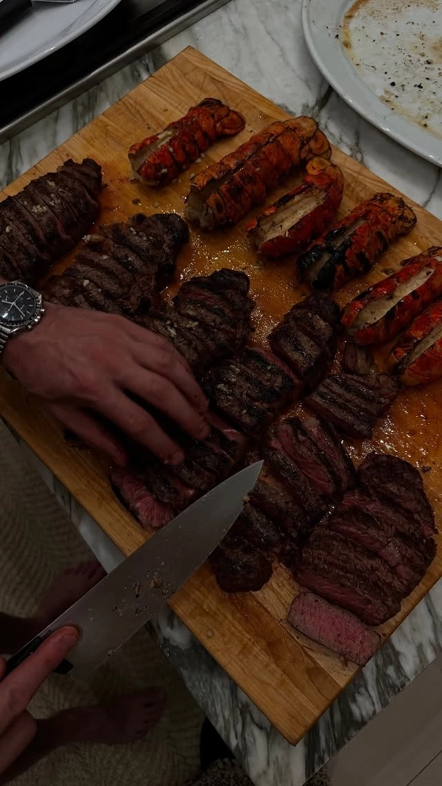 Ο Jake Medwell μαγειρεύει στην Αμαλία Κωστοπούλου