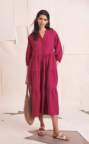 Η Δανάη Μπάρκα με το πιο hot φόρεμα της σεζόν από τα Marks & Spencer