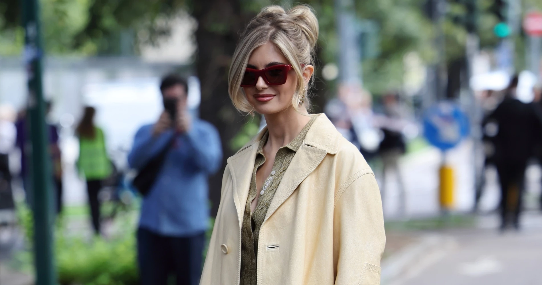 Butter Yellow | Οι μοντέρνοι τρόποι για να φορέσεις την πιο δημοφιλή απόχρωση της άνοιξης